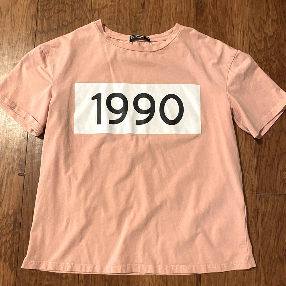Size small semi cropped pale pink 1990 tshirt